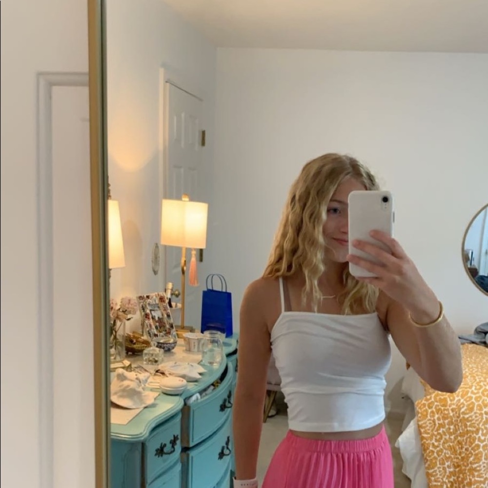 Cropped white tank
